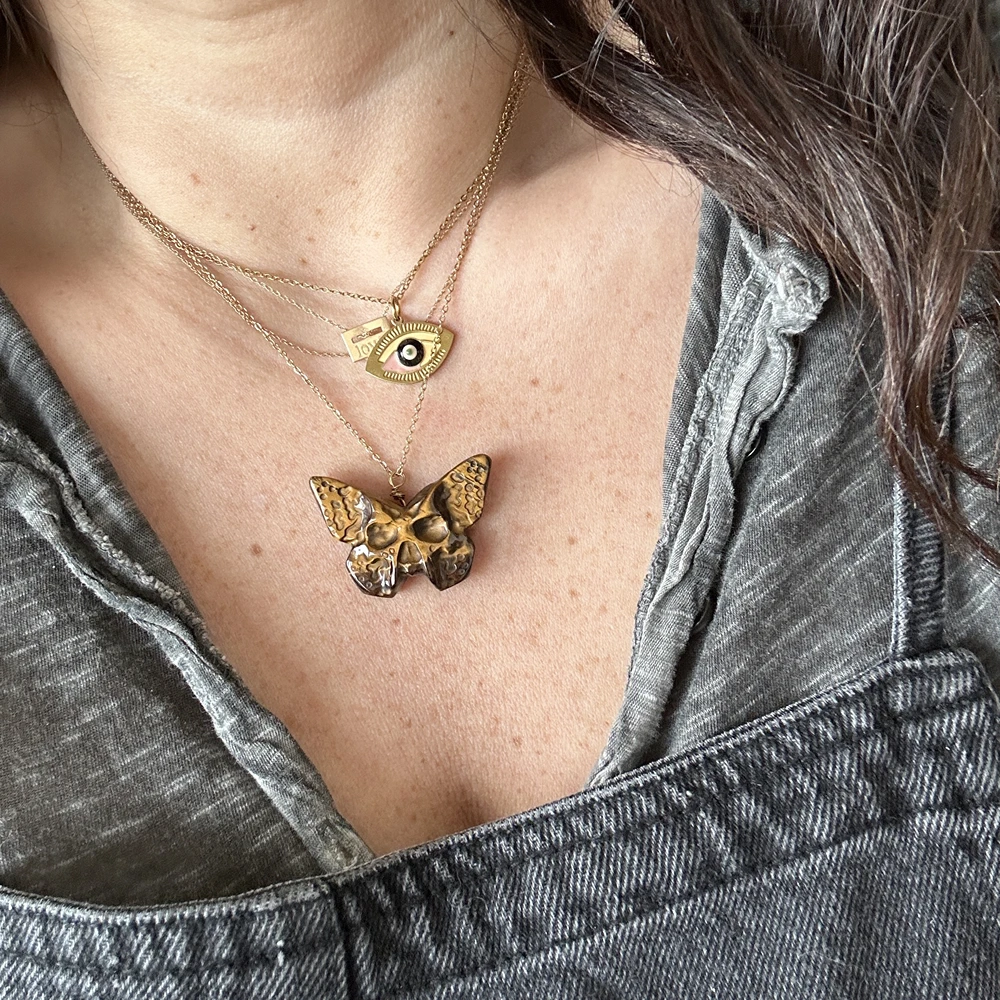 Collier en pierre naturelle Œil de Tigre, pendentif papillon tête de mort