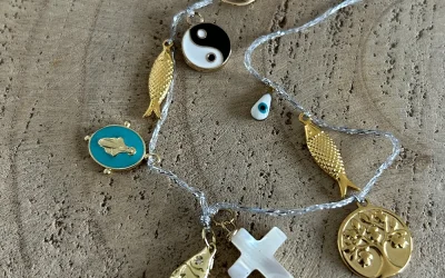 Colliers Grigris & Amulettes : quand la magie rencontre le bijou