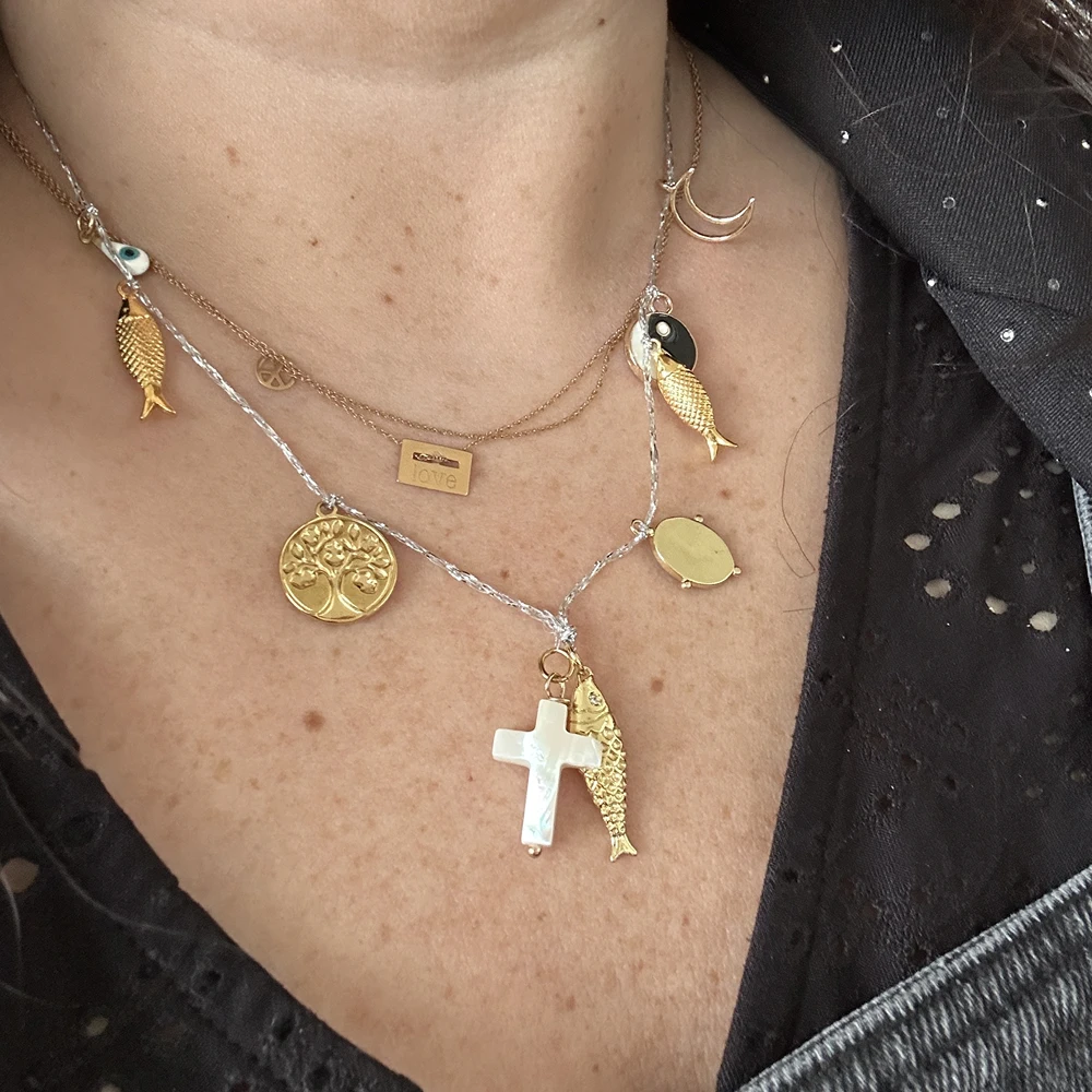 Collier multi grigris sur fil argenté – Image 4