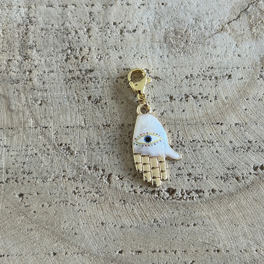 Grigri charm main œil – Image 3