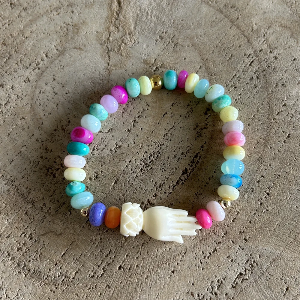 Bracelet en pierre naturelle opale teintée, main de Bouddha – Image 3