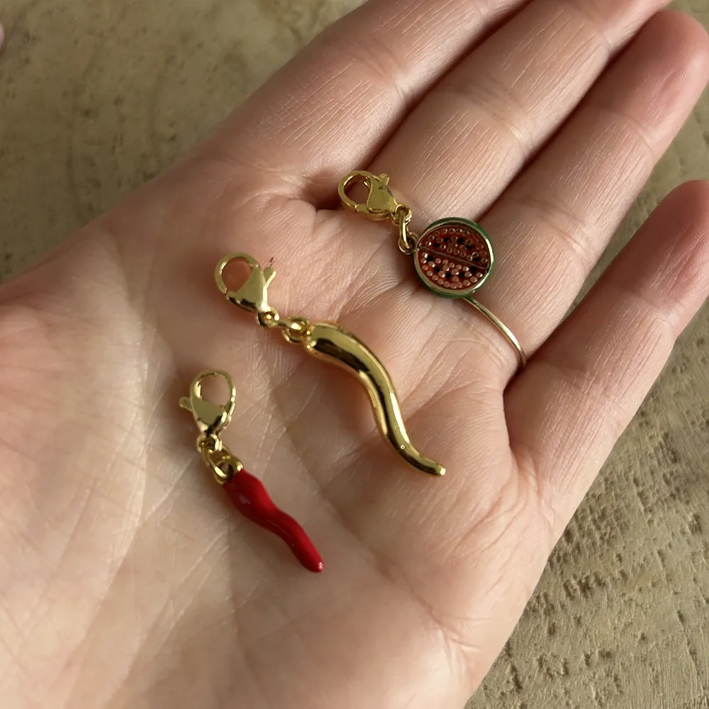 Grigri charm Cornicello rouge émaillé – Image 3