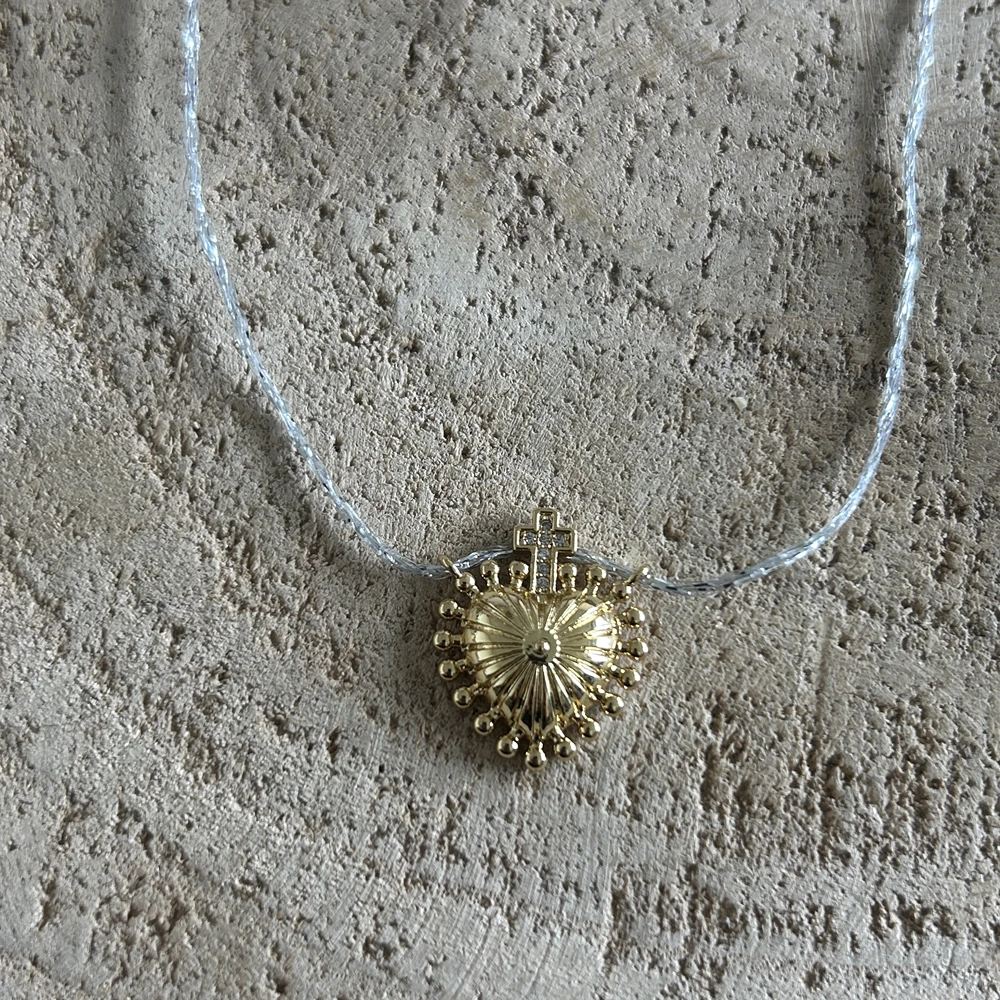 Collier coeur sacré doré sur fil argenté, Lililovemoon – Image 4