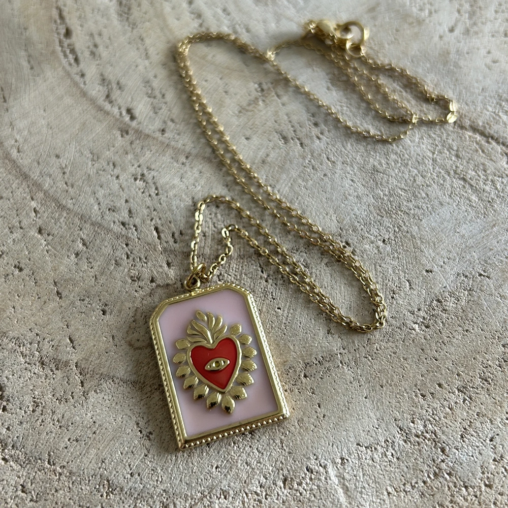 Collier amulette coeur sacré rose, Lililovemoon