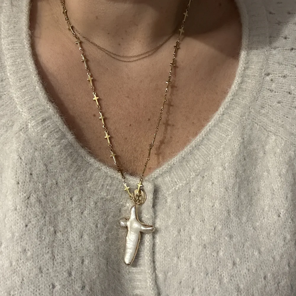 Collier croix de lumière et éclat de Nacre – Image 2