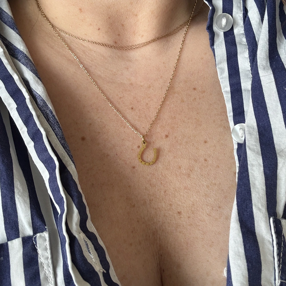 Collier grigri fer à cheval doré, talisman porte-bonheur & protection, Lililovemoon – Image 2