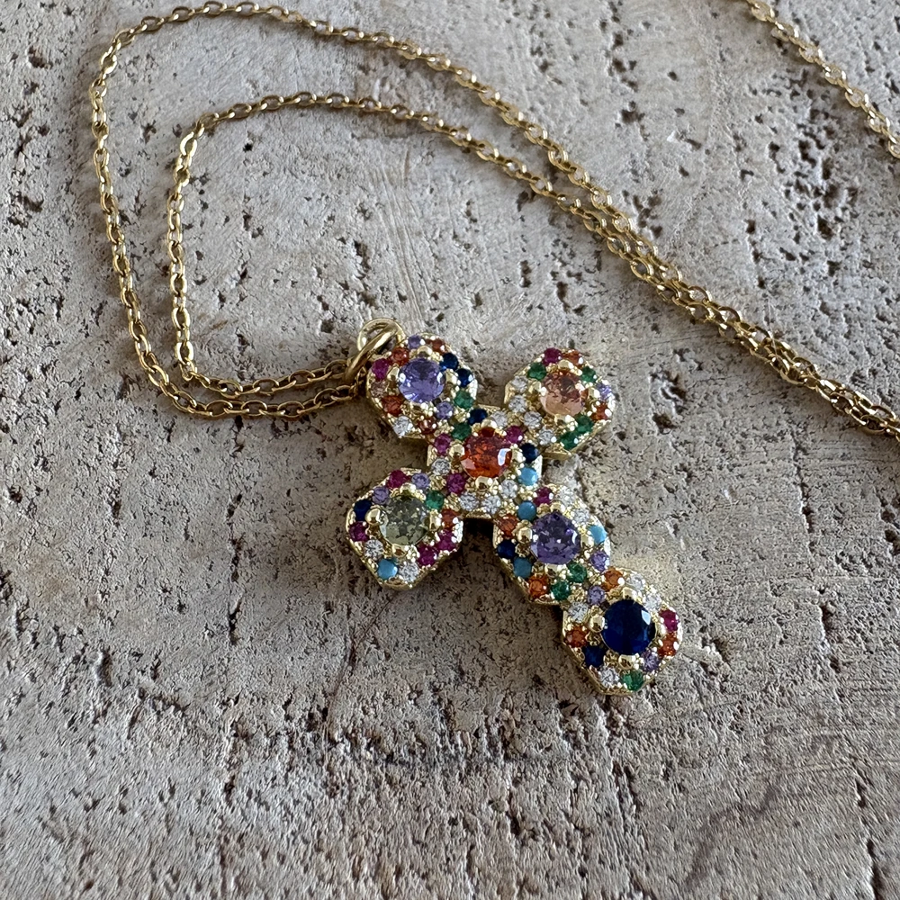 Collier Croix arc-en-ciel – Talisman de lumière